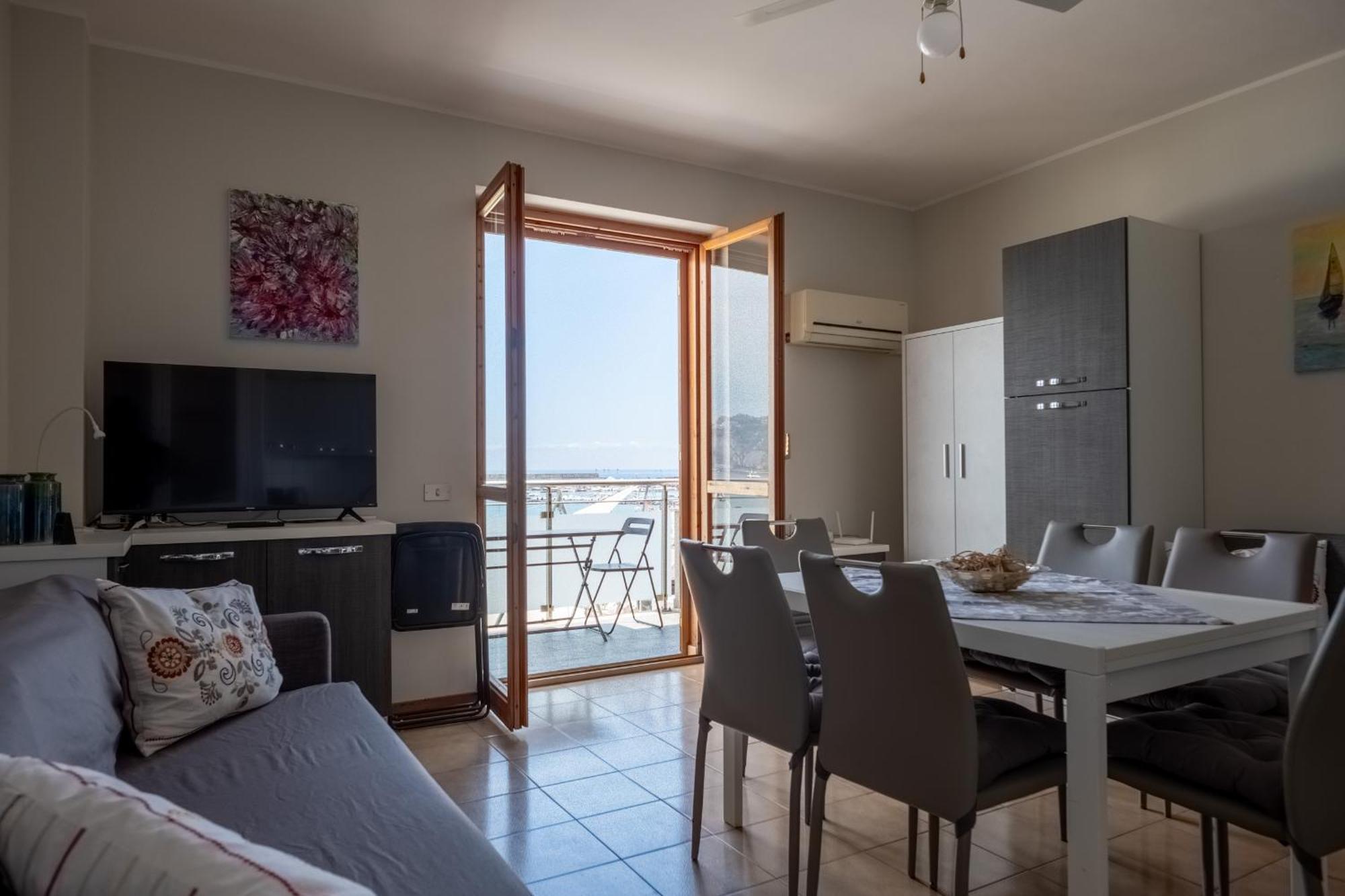 Apple House Apartment Giardini Naxos Ngoại thất bức ảnh
